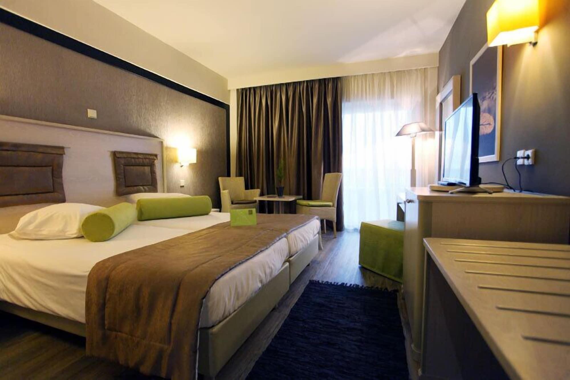 Hotel Dion Palace And